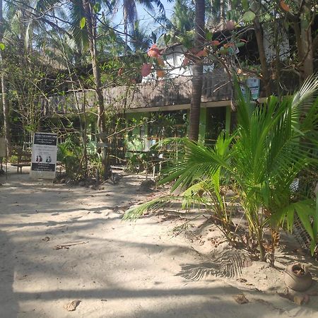 Oliver'S Laguna Eco Lodge Hotel งาปาลิ ภายนอก รูปภาพ